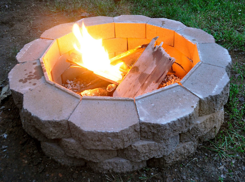 Simplest DIY Backyard Fir Pit Idea