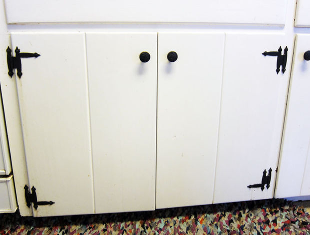 DIY Kitchen Cabinet Hinges