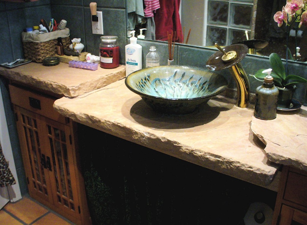 granite bowl sink and decorative faucet