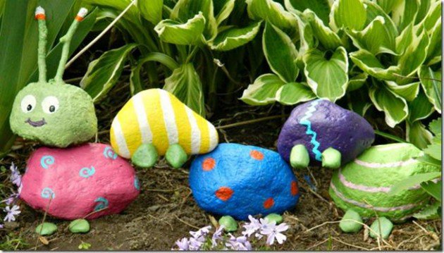 25 Fun Loving DIY Garden Art Ideas by Upcycling Household Items