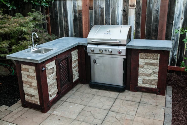  DIY Outdoor Kitchen Cabinets