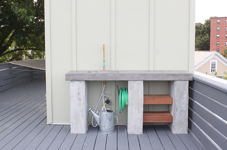 DIY Outdoor Kitchen With Concrete Counter-tops