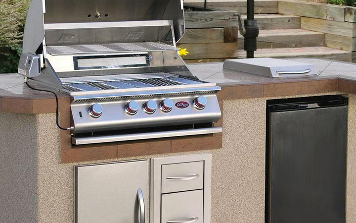Make An Outdoor Kitchen With Extras