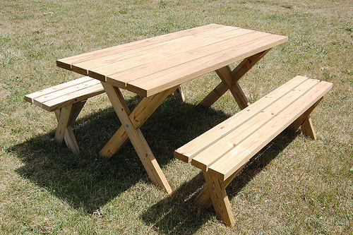 classic design picnic table