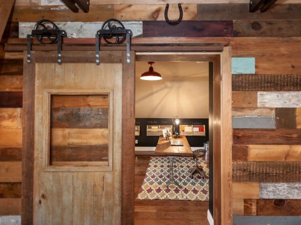 Charming And Rustic DIY Barn Door