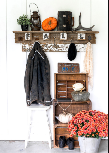 Make a Coat Hook Wooden Shelf