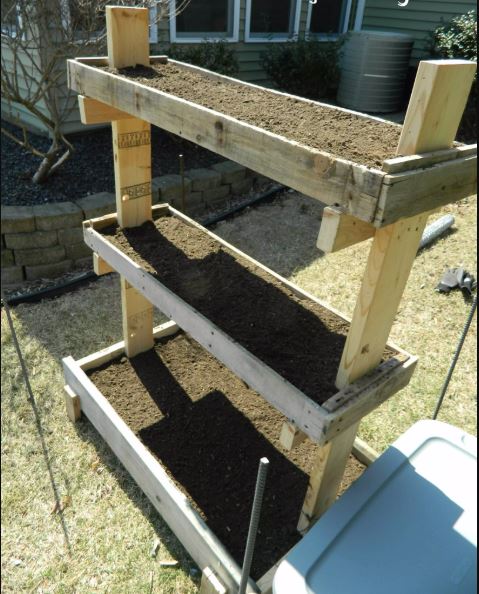 DIY Gardening box made from pallets