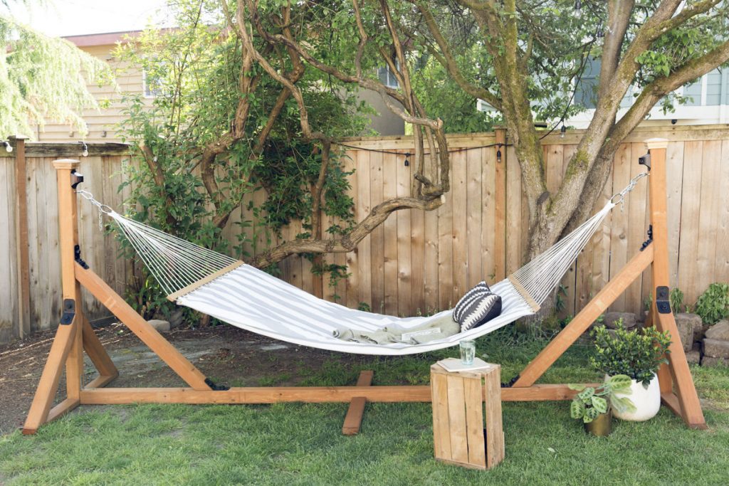Wooden Stand and DIY Hammock