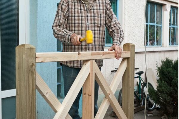 Building A Deck Railing